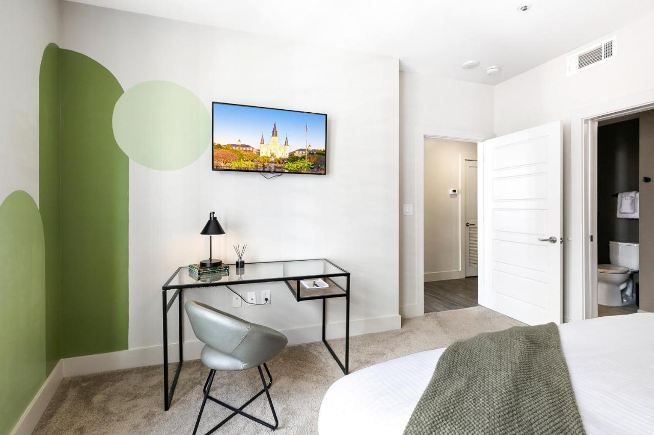 Luxury 2-Bedroom Condo Steps Away From The French Quarter Ню Орлиънс Екстериор снимка