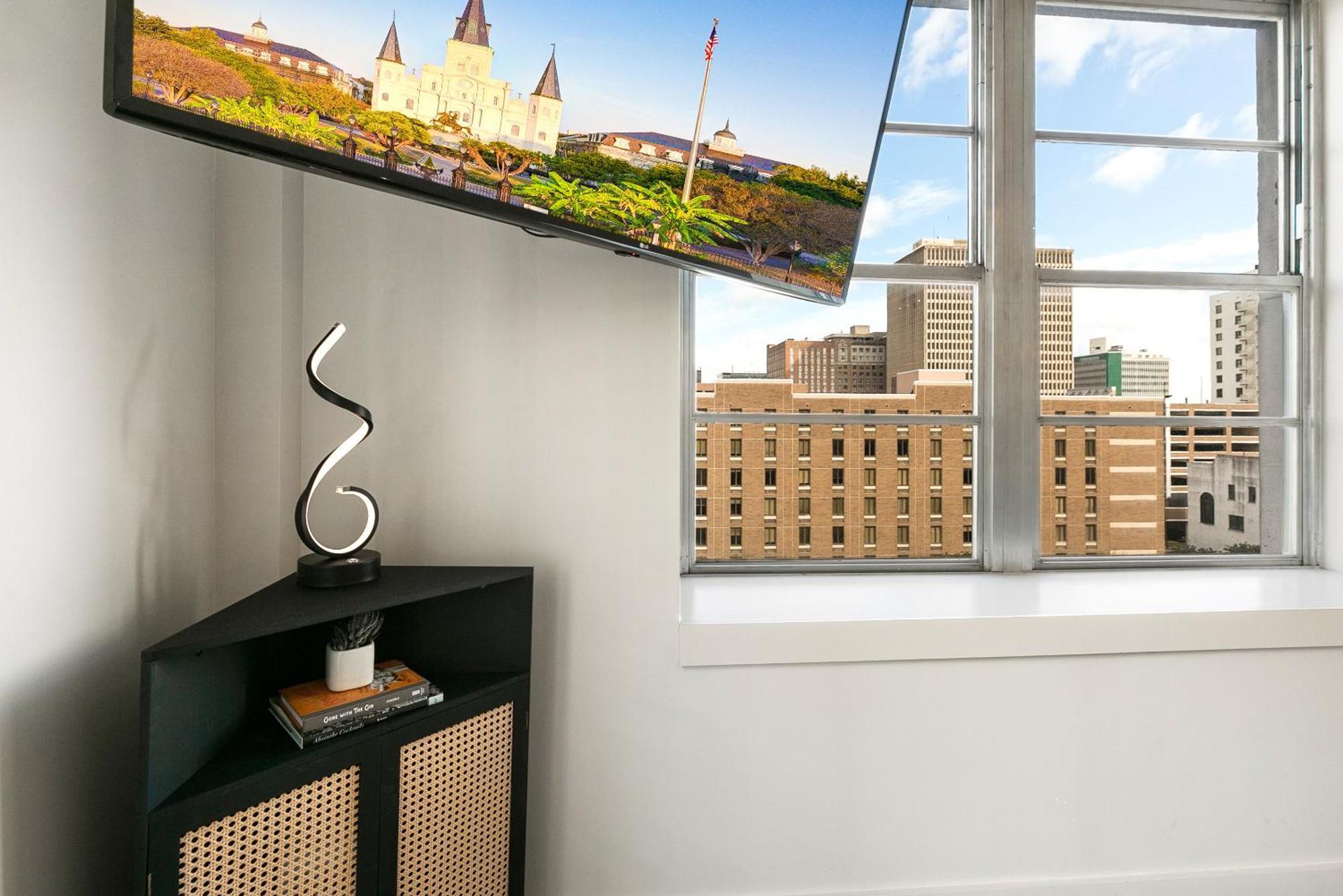 Luxury 2-Bedroom Condo Steps Away From The French Quarter Ню Орлиънс Екстериор снимка