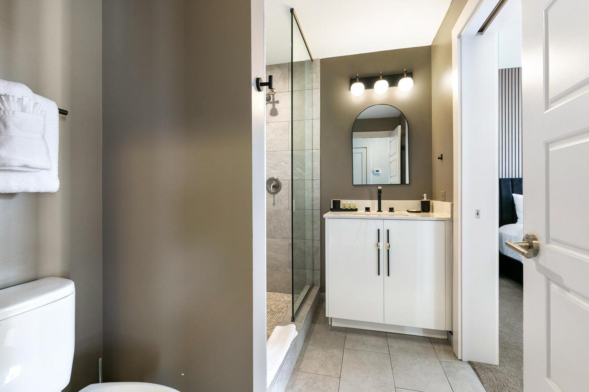 Luxury 2-Bedroom Condo Steps Away From The French Quarter Ню Орлиънс Екстериор снимка
