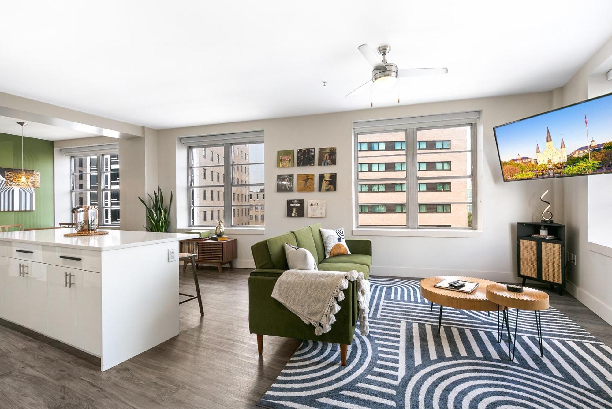 Luxury 2-Bedroom Condo Steps Away From The French Quarter Ню Орлиънс Екстериор снимка