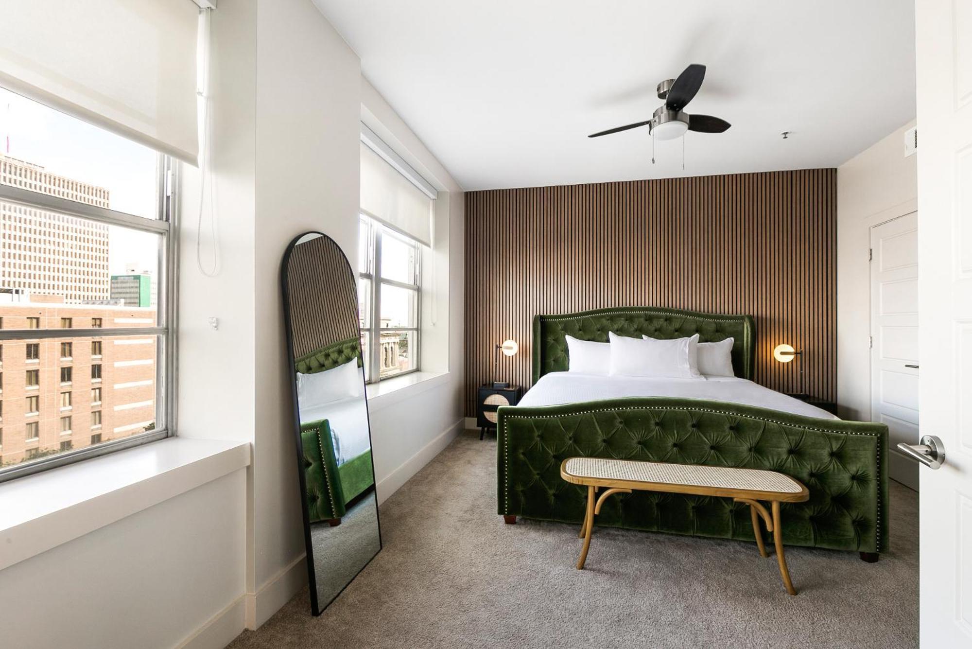 Luxury 2-Bedroom Condo Steps Away From The French Quarter Ню Орлиънс Екстериор снимка