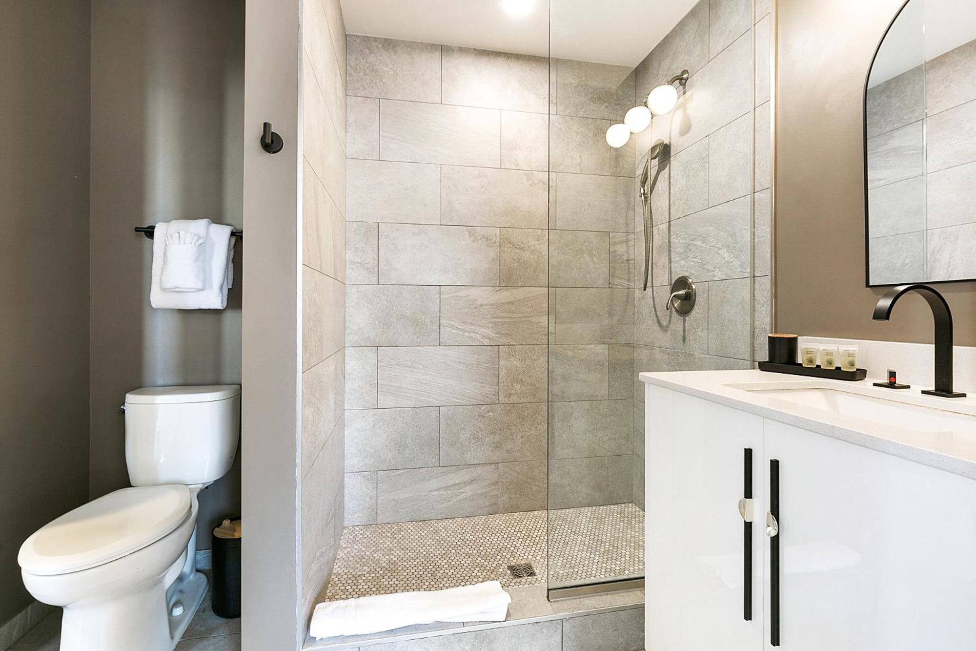 Luxury 2-Bedroom Condo Steps Away From The French Quarter Ню Орлиънс Екстериор снимка